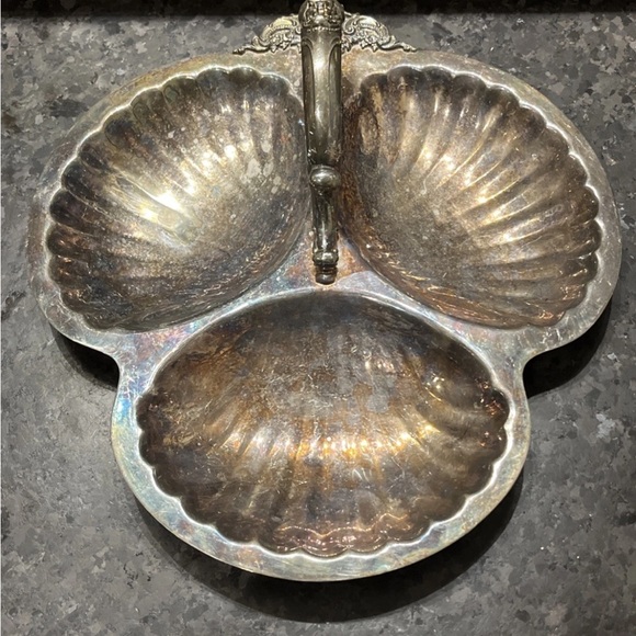 Elegant Silver Plated Shell Dish - Picture 5 of 9